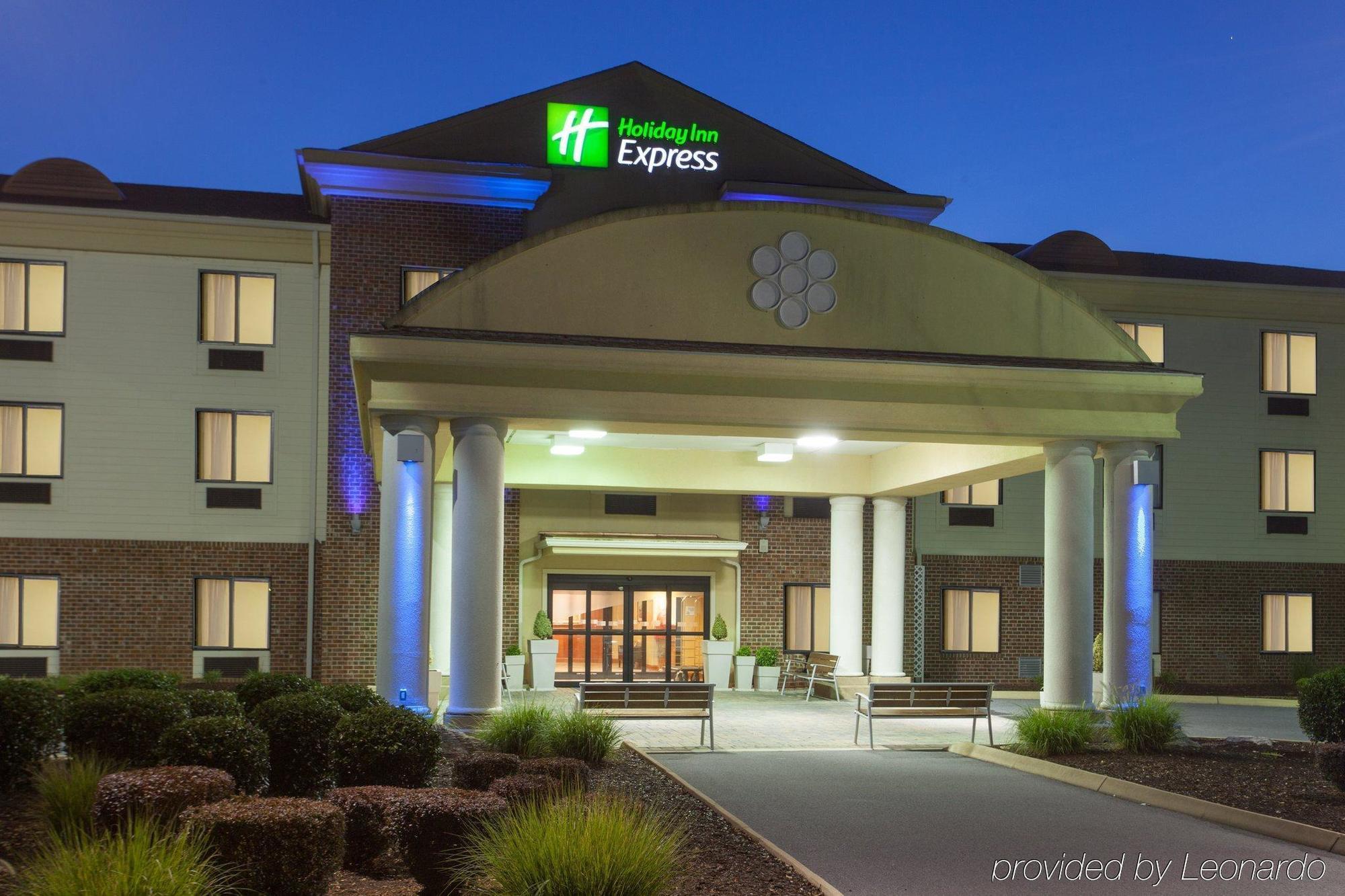 Holiday Inn Express Charles Town, An Ihg Hotel Shenandoah Junction Buitenkant foto